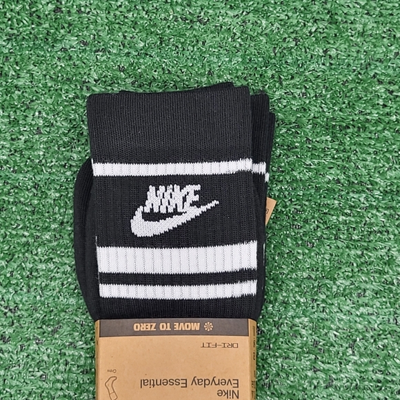 Nike Everyday Essential Dri Fit Crew Socks Black XL Size 12 - 15 - Picture 2 of 4